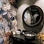 Aiola Living Boutique Отель 4*