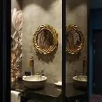 Aiola Living Boutique Отель