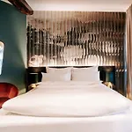 Отель Aiola Living Boutique 4*