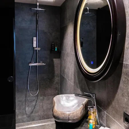 Aiola Living Boutique Отель 4*