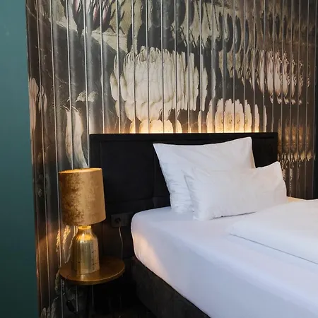 Otel Aiola Living
