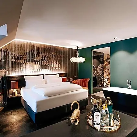 Aiola Living Boutique 4*
