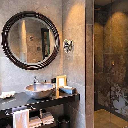 Aiola Living Boutique Отель Грац