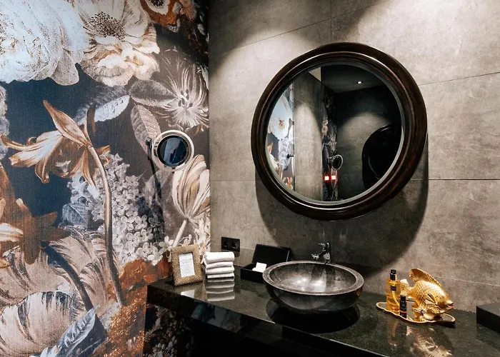 Aiola Living Boutique מלון 4*