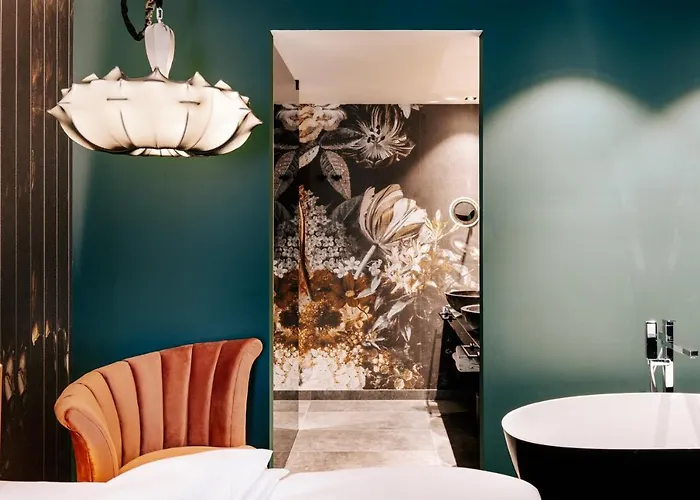 Aiola Living Boutique 4*